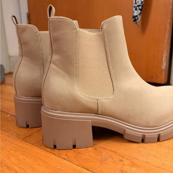 *NEW* MIA Women's Heeled Boots - Beige - Picture 2 of 4